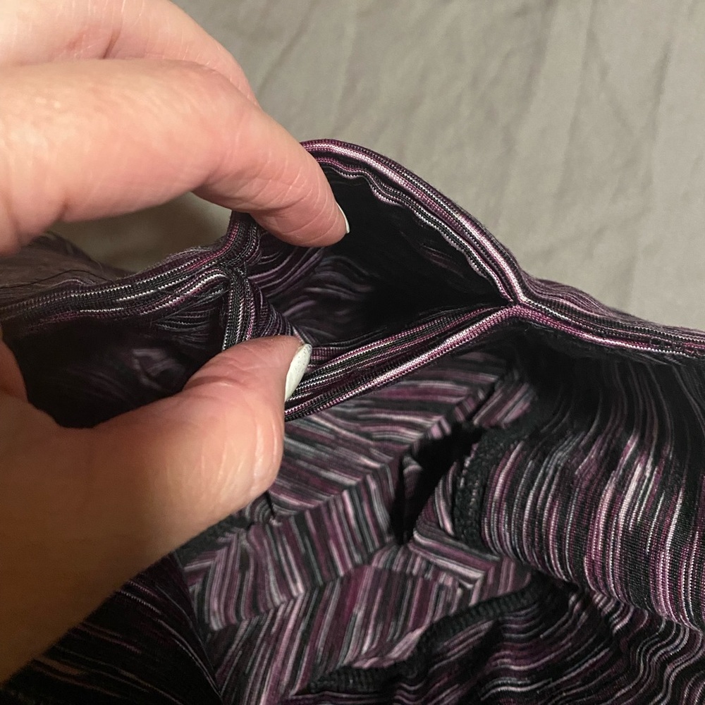 Livi capri yoga pants - Picture 2 of 5